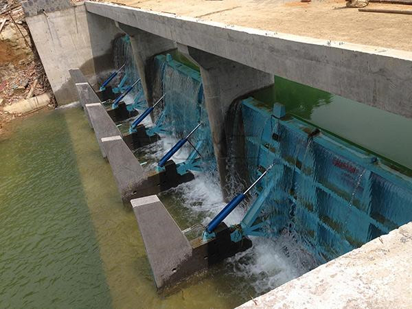 液壓升降壩施工